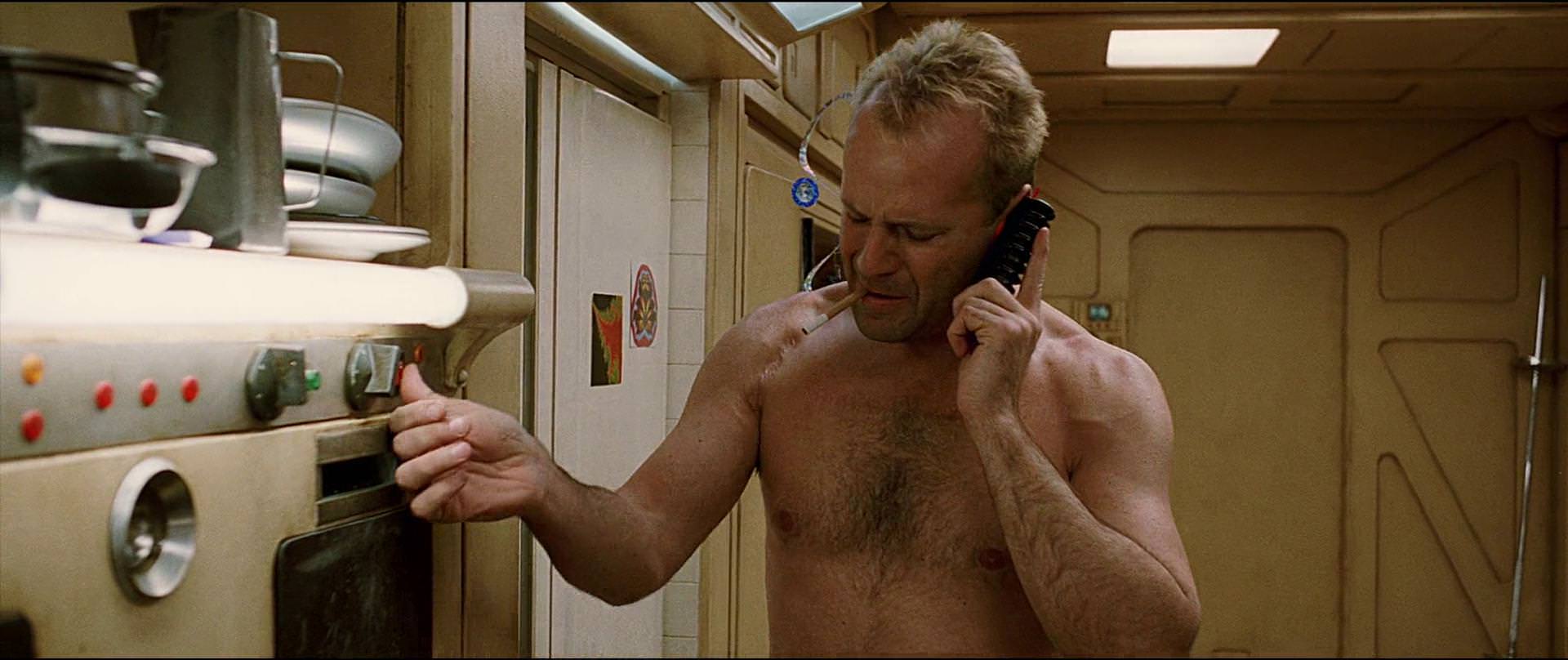 デスクと壁パネルのスイッチ